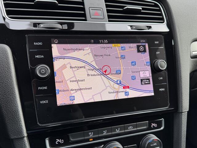 Volkswagen Golf 2.0 TSI GTI Performance Krijt grijs 245 PK Apple Carplay