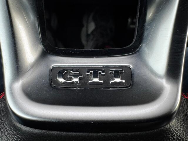 Volkswagen Golf 2.0 TSI GTI Performance Krijt grijs 245 PK Apple Carplay