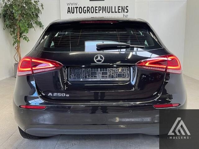 Mercedes-Benz CLA-Klasse Business Solution 1.3i 218 pk Plug in hybride 8G-DCT Navi + Leder