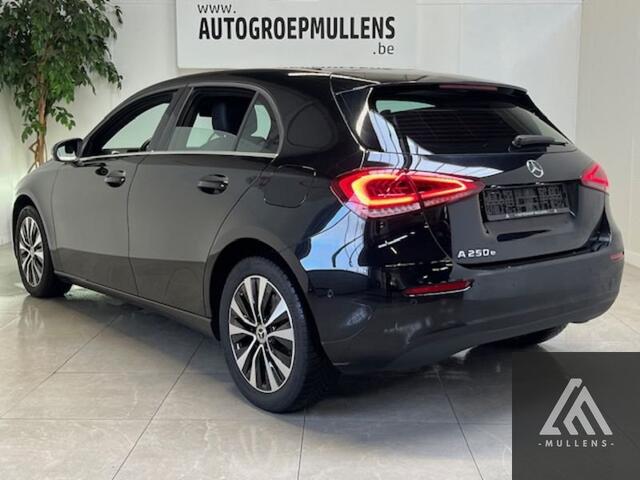 Mercedes-Benz CLA-Klasse Business Solution 1.3i 218 pk Plug in hybride 8G-DCT Navi + Leder