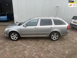 SKODA OCTAVIA Combi 1.2 TSI Elegance Business Line