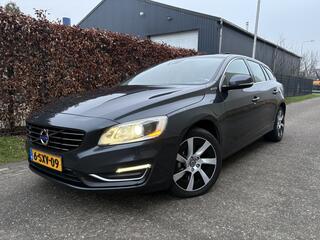 VOLVO V60 2.4 D6 AWD Plug-In Hybrid Summum / AUTOMAAT / LEER / NAVI / SCHUIFDAK