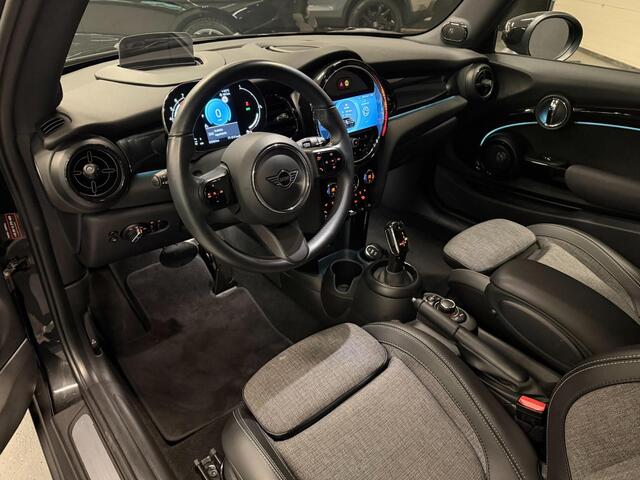 Mini Cooper 1.5 Cooper BLACK-EDITION PANO/H-UP/NAVI/CAM/DAB/CARPLAY/H-KARDON///