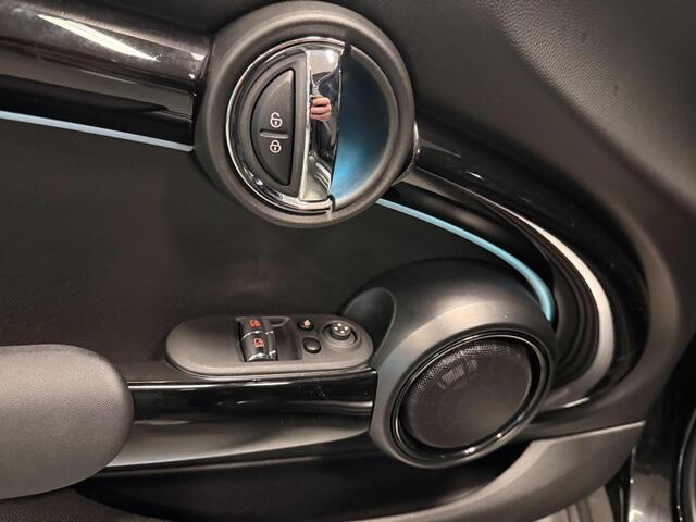 Mini Cooper 1.5 Cooper BLACK-EDITION PANO/H-UP/NAVI/CAM/DAB/CARPLAY/H-KARDON///