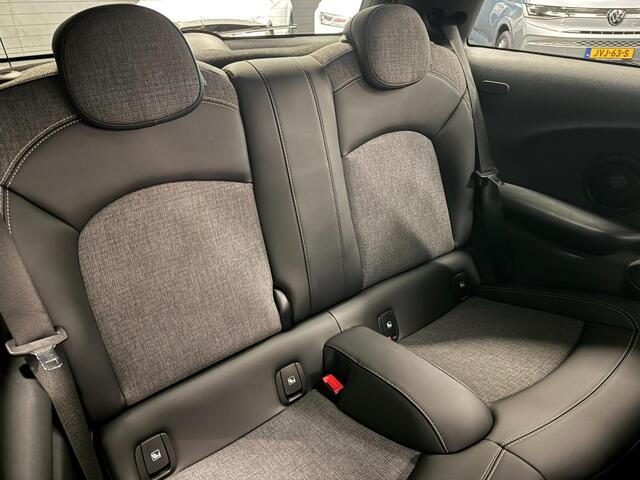 Mini Cooper 1.5 Cooper BLACK-EDITION PANO/H-UP/NAVI/CAM/DAB/CARPLAY/H-KARDON///