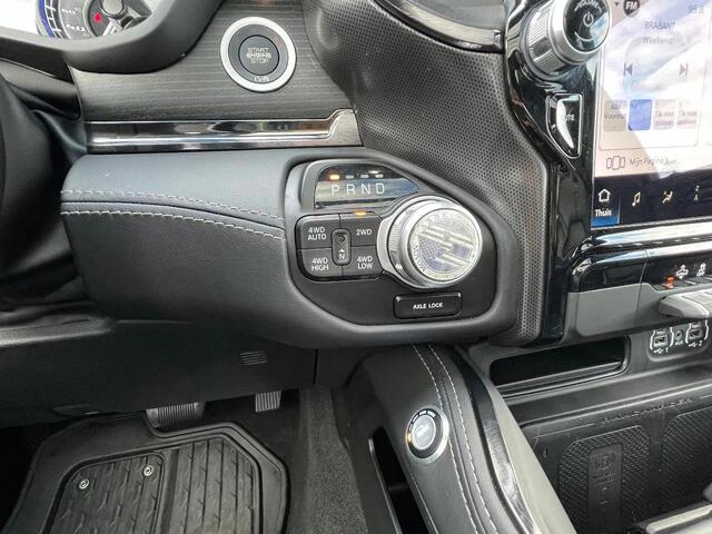 Dodge 1500 RAM 5.7 HEMI V8 Night Edition | LIMITED | Luchtvering | Panorama | LPG