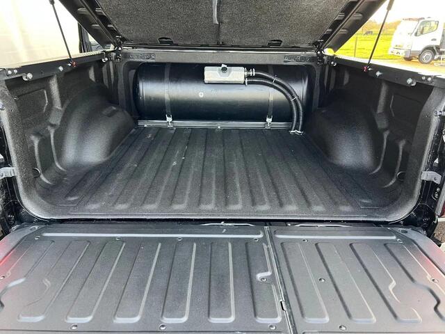 Dodge 1500 RAM 5.7 HEMI V8 Night Edition | LIMITED | Luchtvering | Panorama | LPG