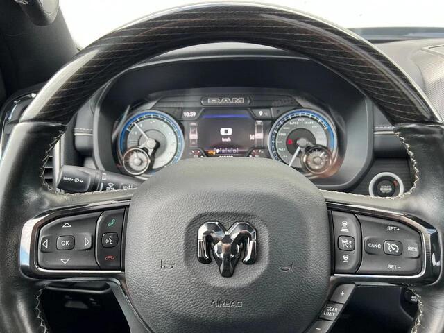 Dodge 1500 RAM 5.7 HEMI V8 Night Edition | LIMITED | Luchtvering | Panorama | LPG