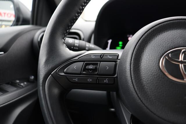 Toyota Yaris 1.5 Hybrid 115 Dynamic Limited, Parkeersensoren, Stoelverwarming, Apple Carplay / Android Auto.
