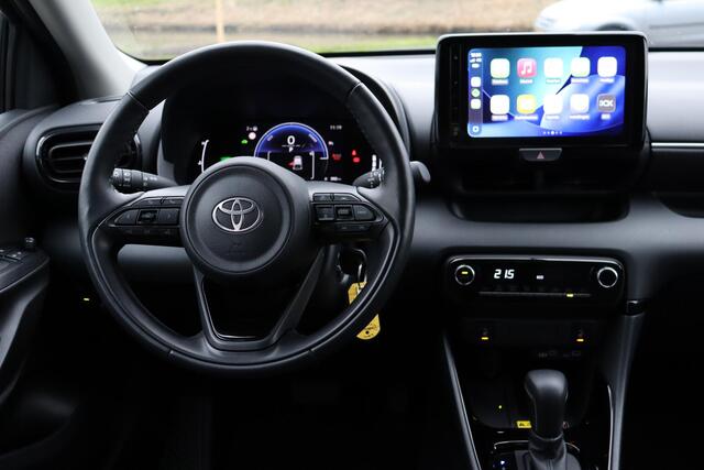 Toyota Yaris 1.5 Hybrid 115 Dynamic Limited, Parkeersensoren, Stoelverwarming, Apple Carplay / Android Auto.
