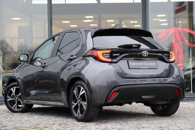 Toyota Yaris 1.5 Hybrid 115 Dynamic Limited, Parkeersensoren, Stoelverwarming, Apple Carplay / Android Auto.