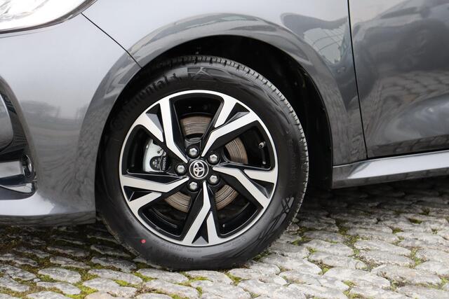 Toyota Yaris 1.5 Hybrid 115 Dynamic Limited, Parkeersensoren, Stoelverwarming, Apple Carplay / Android Auto.
