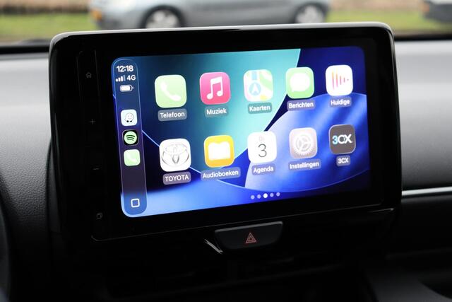 Toyota Yaris 1.5 Hybrid 115 Dynamic Limited, Parkeersensoren, Stoelverwarming, Apple Carplay / Android Auto.