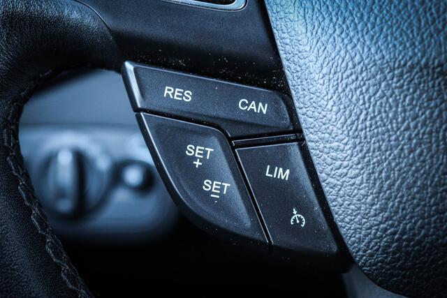 Ford Kuga 1.5 EcoBoost Titanium v. 14.950 NU 13.950,-