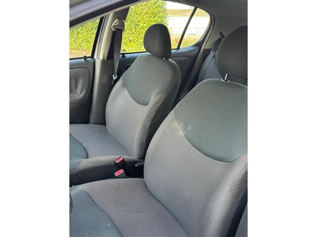 Toyota Yaris 1.3 VVT-i Sol 5drs e APK