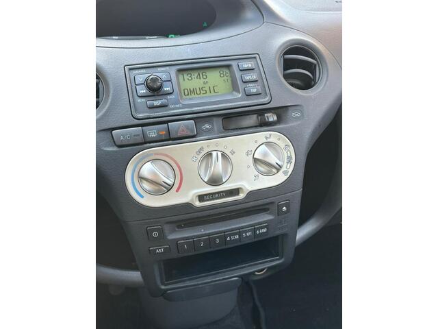 Toyota Yaris 1.3 VVT-i Sol 5drs e APK