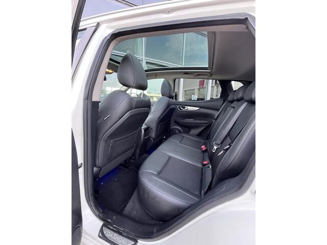 Nissan Qashqai 1.2 Tekna + | 360 camera | Panoramadak | Elektrische stoelbediening | Stoelverwarming | BLIS |