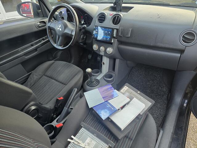 Mitsubishi Colt 1.3 Incharge/airco/navi/apk 13-06-2027 /rijd schakelt goed /inruilen is mogelijk
