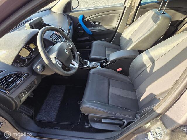 Renault Megane 1.4 TCe Bose - Trekhaak 14 Maanden apk