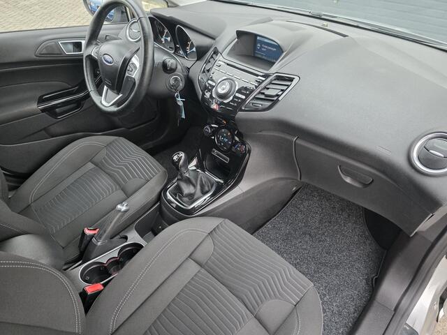 Ford Fiesta 1.0 EcoBoost 5 deurs Titanium 1e EIG | TREKHAAK |