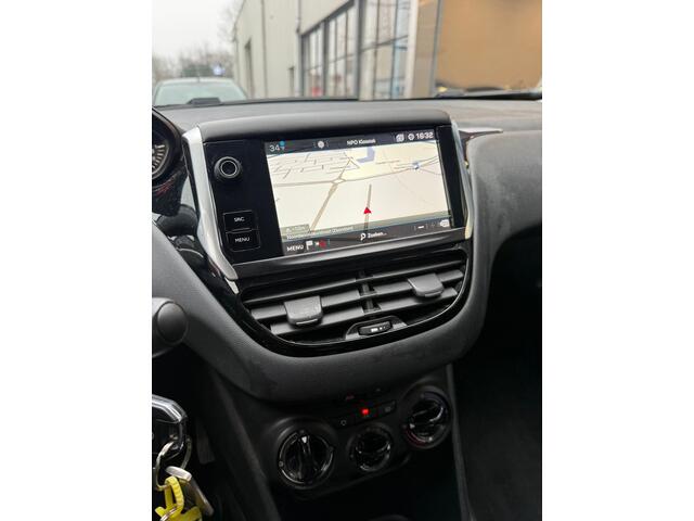Peugeot 208 1.2 PureTech Blue Lion