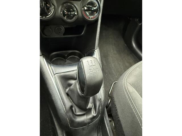 Peugeot 208 1.2 PureTech Blue Lion