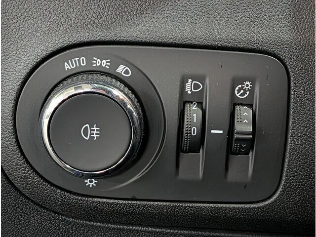 Opel Crossland Elegance 1.2 Turbo 110pk | ALL SEASON BANDEN | AGR-STOEL | TWO-TONE | STOEL + STUURVERW. | NAVI |180� CAMERA | DODEHOEKBEW. | ISOFIX |