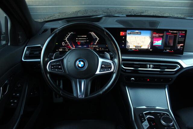 BMW 3-Serie Touring 330e | Panoramadak | M Schaalstoelen | H+K | HUD | Adaptieve cruise Control | LED |
