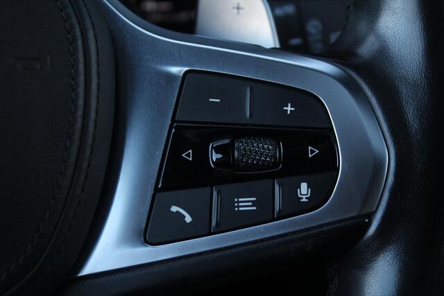 BMW 3-Serie Touring 330e | Panoramadak | M Schaalstoelen | H+K | HUD | Adaptieve cruise Control | LED |