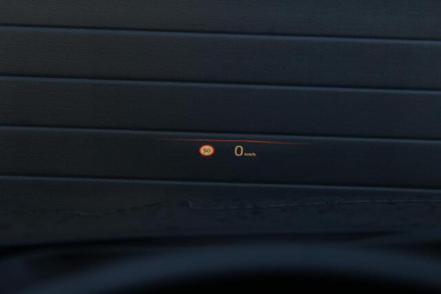 BMW 3-Serie Touring 330e | Panoramadak | M Schaalstoelen | H+K | HUD | Adaptieve cruise Control | LED |