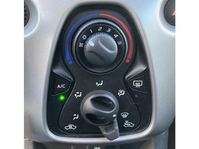 Peugeot 108 1.0 e-VTi Active  Airco - Radio - Stuurbekrachtiging - Bluetooth - Sprankelend wit  Vingerhoets; Vierde Generatie Eersteklas Service 