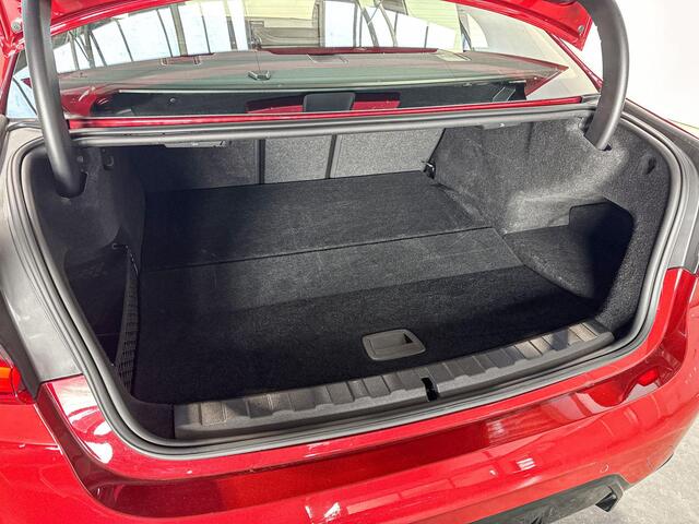 BMW 3-Serie Sedan 330e Innovation Pack M Sportpakket Pro Selections 500
