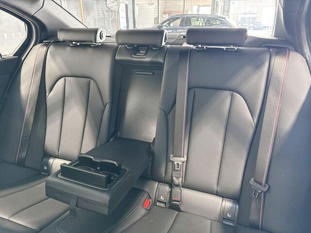 BMW 3-Serie Sedan 330e Innovation Pack M Sportpakket Pro Selections 500