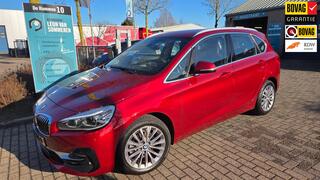 BMW 2-SERIE Active Tourer 218i High Executive Automaat l Org NL l Head up display l Trekhaak l Stoelverwarming