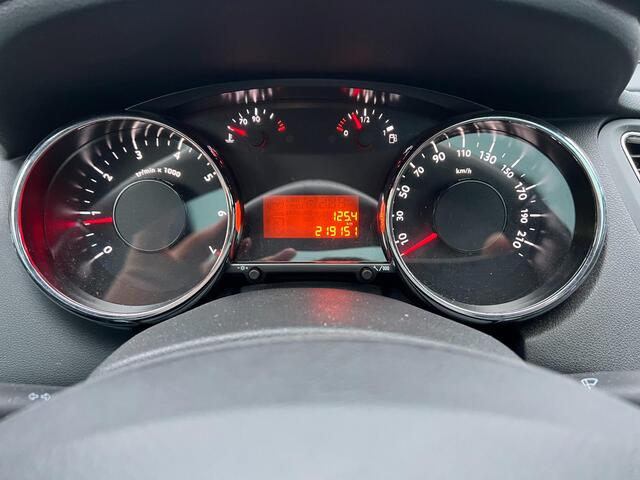 Peugeot 5008 1.6 THP Active 5p. panodak navi nap boekjes