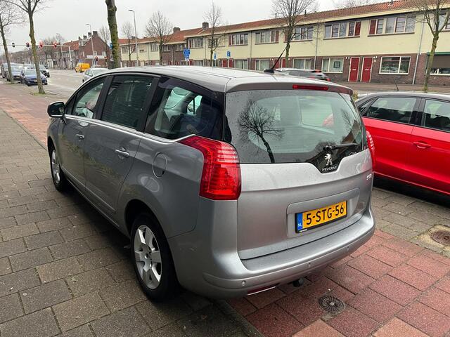 Peugeot 5008 1.6 THP Active 5p. panodak navi nap boekjes