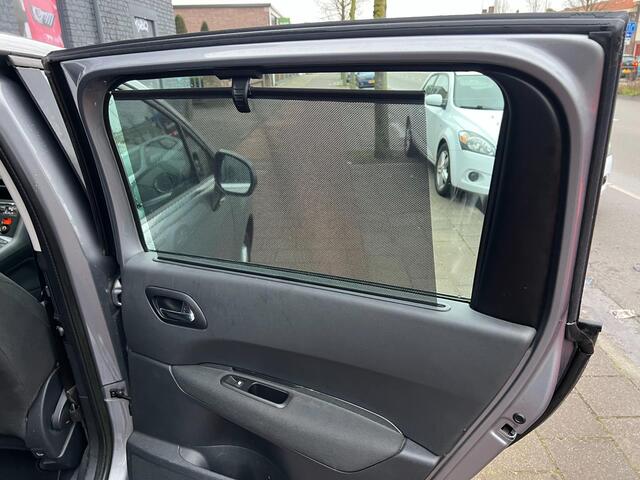 Peugeot 5008 1.6 THP Active 5p. panodak navi nap boekjes