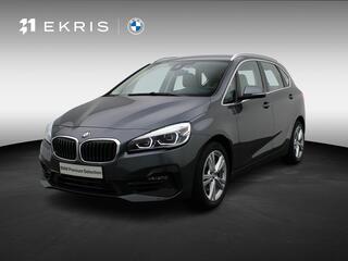 BMW 2-SERIE Active Tourer 218i High Executive | Sportline | Parking Pack | Trekhaak | Achteruitrijcamera | Sportstoelen | Head-Up Display | 17'' | Lentevoordeel