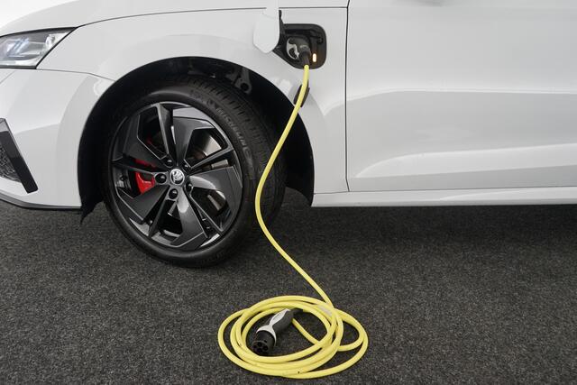 Skoda Octavia Combi 1.4 TSI RS iV PHEV 245 PK | ACC | Stoelverwarming