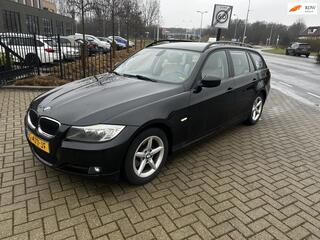BMW 3-SERIE Touring 318i 2009! CLIMATRONIC! LEDER! FACELIFT!Zeer nette auto!