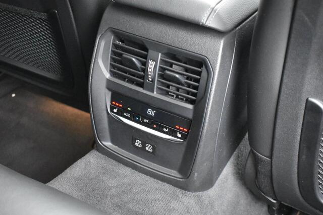 BMW 3-Serie 330e xDrive High Executive '22 SOH 94,6% Leder M Pakket Clima Navi Laser Light Navi Clima Cruise Inruil mogelijk