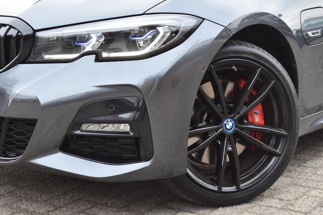 BMW 3-Serie 330e xDrive High Executive '22 SOH 94,6% Leder M Pakket Clima Navi Laser Light Navi Clima Cruise Inruil mogelijk