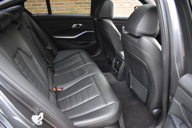 BMW 3-Serie 330e xDrive High Executive '22 SOH 94,6% Leder M Pakket Clima Navi Laser Light Navi Clima Cruise Inruil mogelijk
