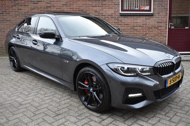 BMW 3-Serie 330e xDrive High Executive '22 SOH 94,6% Leder M Pakket Clima Navi Laser Light Navi Clima Cruise Inruil mogelijk