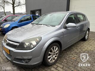OPEL ASTRA 1.8 Elegance / AUTOMAAT / AIRCO / TREKHAAK /