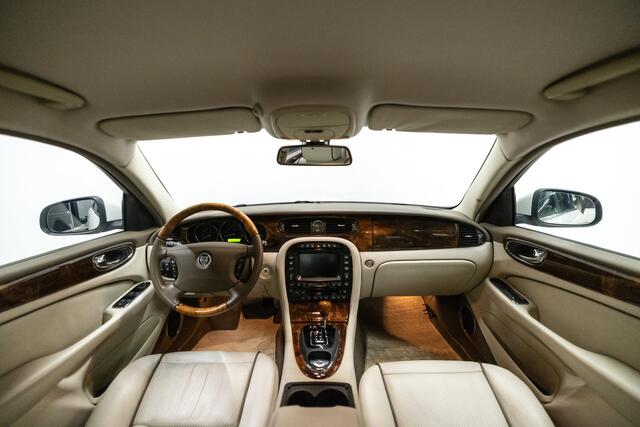 Jaguar XJ 4.2 V8 Sovereign SWB Btw auto, Fiscale waarde � 6.000,- � 28.884.30 Ex B.T.W DEALER AUTO 1 owner