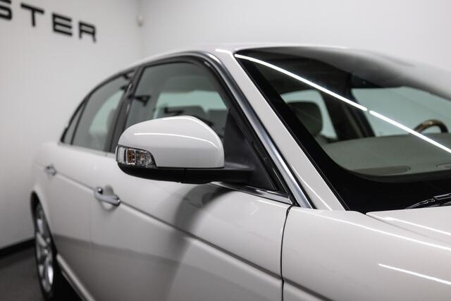 Jaguar XJ 4.2 V8 Sovereign SWB Btw auto, Fiscale waarde � 6.000,- � 28.884.30 Ex B.T.W DEALER AUTO 1 owner