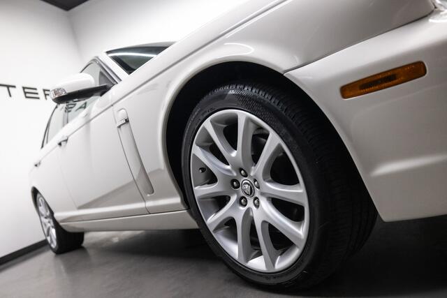 Jaguar XJ 4.2 V8 Sovereign SWB Btw auto, Fiscale waarde � 6.000,- � 28.884.30 Ex B.T.W DEALER AUTO 1 owner