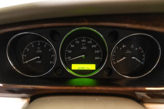 Jaguar XJ 4.2 V8 Sovereign SWB Btw auto, Fiscale waarde � 6.000,- � 28.884.30 Ex B.T.W DEALER AUTO 1 owner