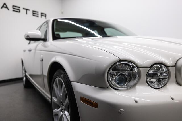 Jaguar XJ 4.2 V8 Sovereign SWB Btw auto, Fiscale waarde � 6.000,- � 28.884.30 Ex B.T.W DEALER AUTO 1 owner